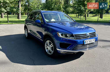 Внедорожник / Кроссовер Volkswagen Touareg 2016 в 