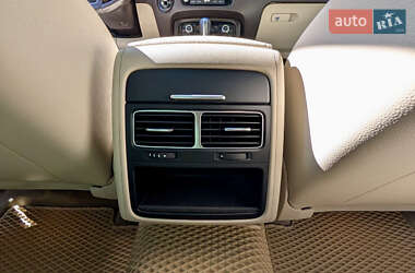Внедорожник / Кроссовер Volkswagen Touareg 2016 в 