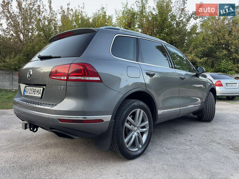 Внедорожник / Кроссовер Volkswagen Touareg 2015 в Харькове