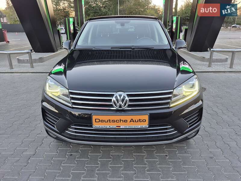 Внедорожник / Кроссовер Volkswagen Touareg 2015 в Одессе