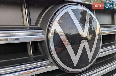 Внедорожник / Кроссовер Volkswagen Touareg 2023 в 