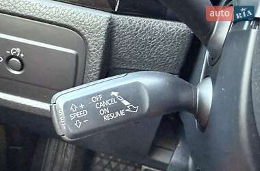 Внедорожник / Кроссовер Volkswagen Touareg 2014 в 