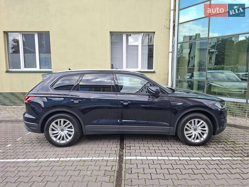Внедорожник / Кроссовер Volkswagen Touareg 2021 в Хмельницком
