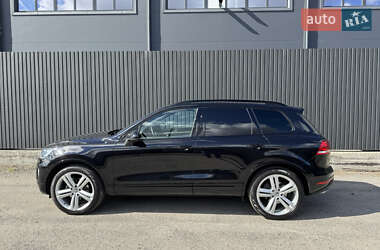 Внедорожник / Кроссовер Volkswagen Touareg 2015 в Киеве