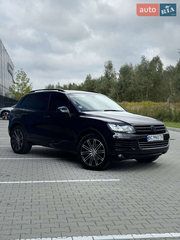 Внедорожник / Кроссовер Volkswagen Touareg 2011 в Львове