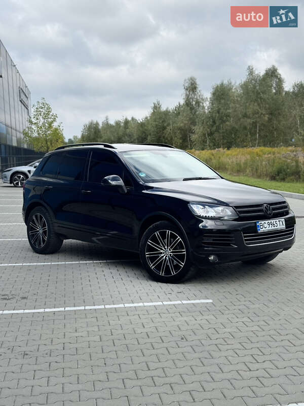 Внедорожник / Кроссовер Volkswagen Touareg 2011 в Львове