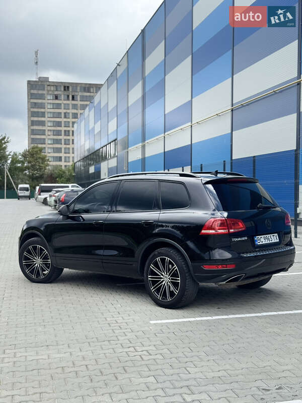 Внедорожник / Кроссовер Volkswagen Touareg 2011 в Львове