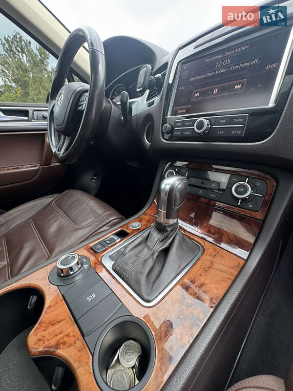 Внедорожник / Кроссовер Volkswagen Touareg 2011 в Львове