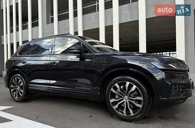 Внедорожник / Кроссовер Volkswagen Touareg 2021 в Киеве