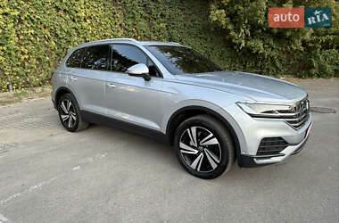 Внедорожник / Кроссовер Volkswagen Touareg 2020 в Киеве