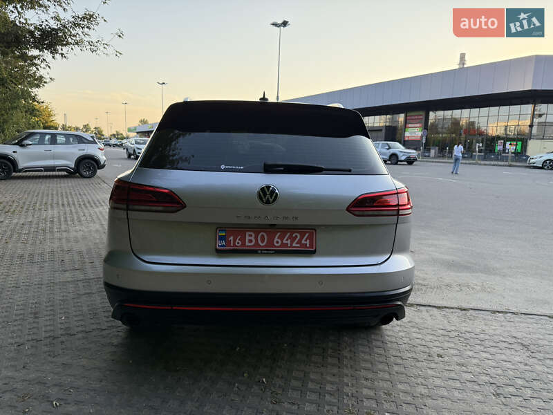 Внедорожник / Кроссовер Volkswagen Touareg 2020 в Киеве