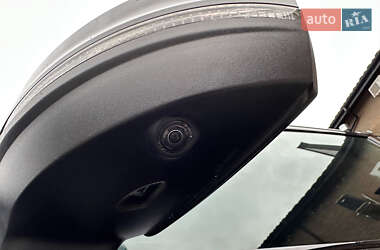 Внедорожник / Кроссовер Volkswagen Touareg 2022 в 