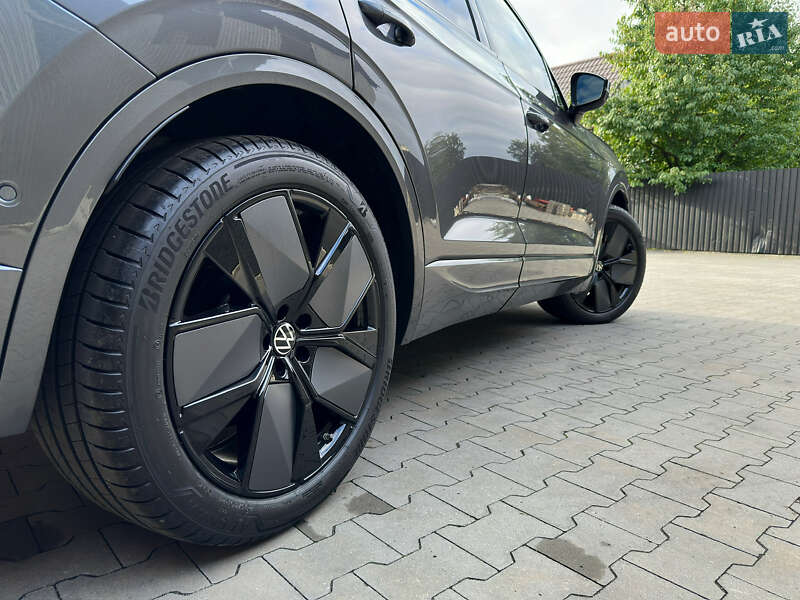Позашляховик / Кросовер Volkswagen Touareg 2023 в Козятині