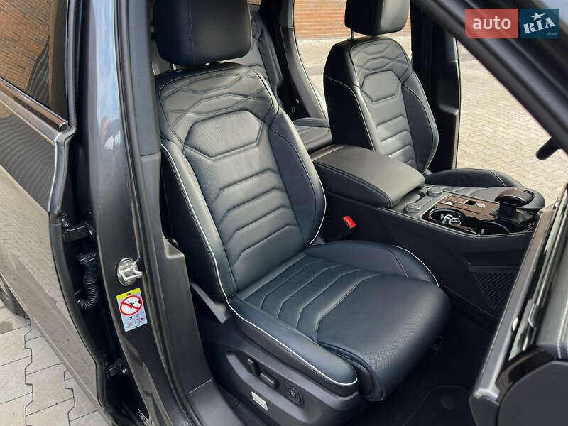Позашляховик / Кросовер Volkswagen Touareg 2023 в Козятині