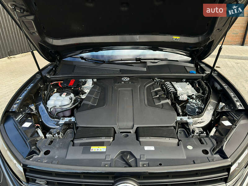 Позашляховик / Кросовер Volkswagen Touareg 2023 в Козятині