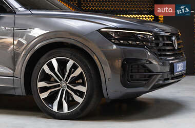 Позашляховик / Кросовер Volkswagen Touareg 2018 в Луцьку