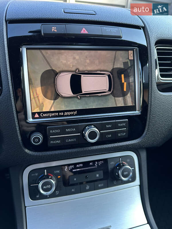 Внедорожник / Кроссовер Volkswagen Touareg 2012 в Тернополе