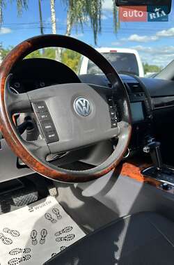 Внедорожник / Кроссовер Volkswagen Touareg 2006 в 