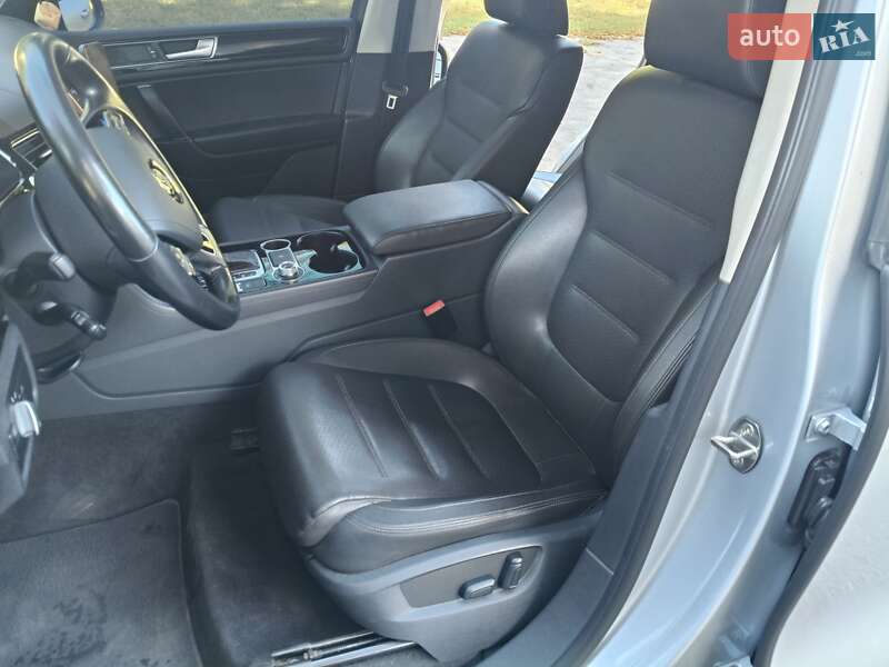 Позашляховик / Кросовер Volkswagen Touareg 2015 в Дніпрі фото 13 Позашляховик / Кросовер Volkswagen Touareg 2015 в Дніпрі