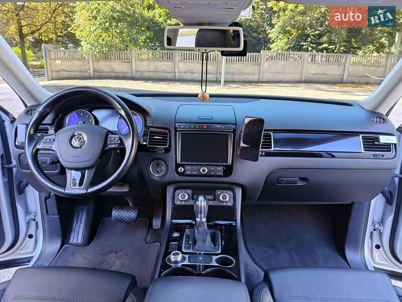 Позашляховик / Кросовер Volkswagen Touareg 2015 в Дніпрі фото 25 Позашляховик / Кросовер Volkswagen Touareg 2015 в Дніпрі