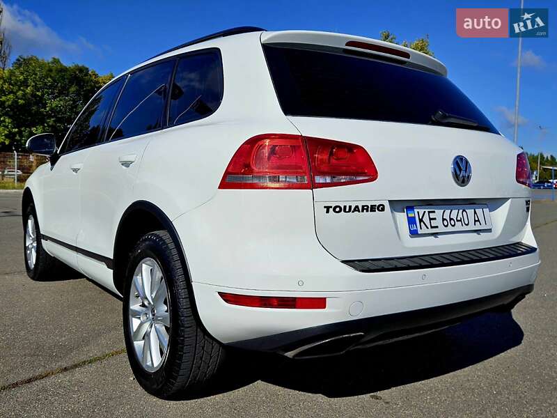 Позашляховик / Кросовер Volkswagen Touareg 2013 в Дніпрі