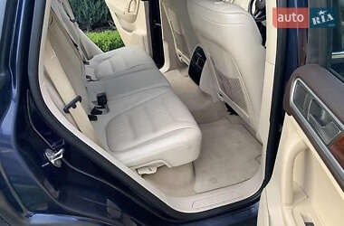 Внедорожник / Кроссовер Volkswagen Touareg 2012 в 