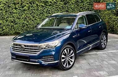 Внедорожник / Кроссовер Volkswagen Touareg 2021 в Киеве