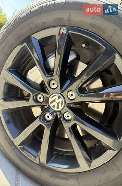 Внедорожник / Кроссовер Volkswagen Touareg 2014 в 