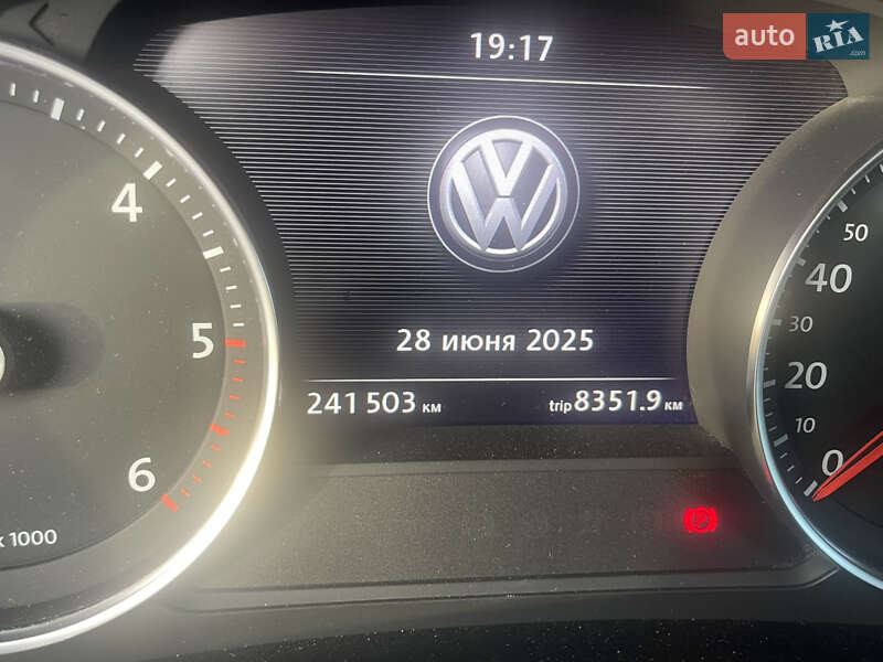 Позашляховик / Кросовер Volkswagen Touareg 2012 в Дніпрі фото 33 Позашляховик / Кросовер Volkswagen Touareg 2012 в Дніпрі