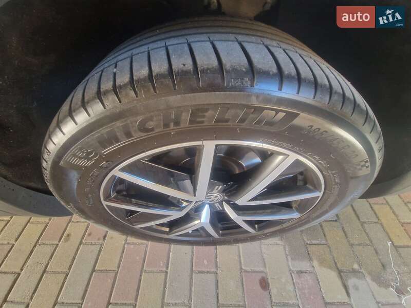 Внедорожник / Кроссовер Volkswagen Touareg 2021 в Днепре