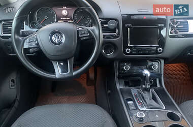 Внедорожник / Кроссовер Volkswagen Touareg 2012 в 