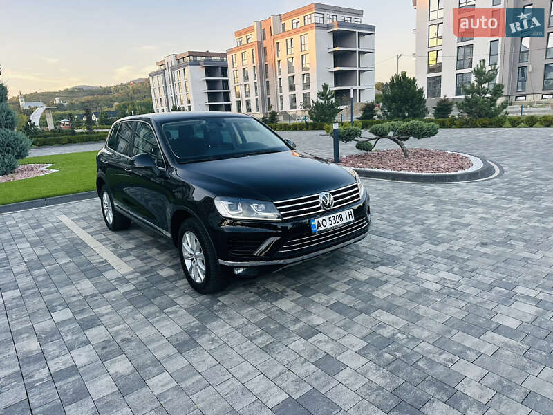 Внедорожник / Кроссовер Volkswagen Touareg 2017 в Мукачево