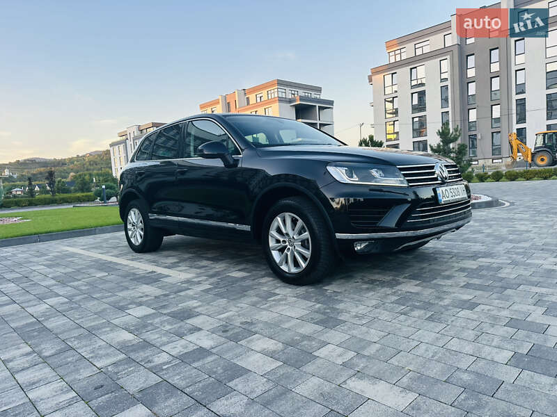 Внедорожник / Кроссовер Volkswagen Touareg 2017 в Мукачево