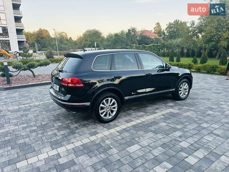 Внедорожник / Кроссовер Volkswagen Touareg 2017 в Мукачево