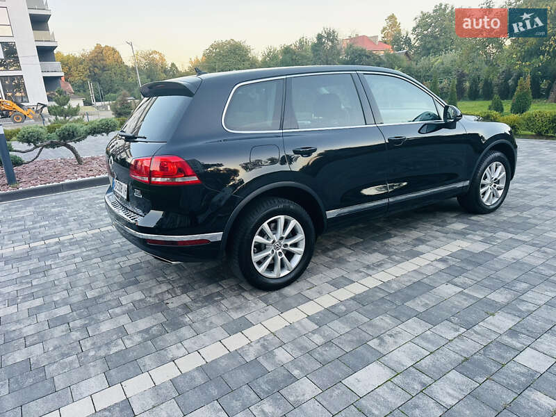 Внедорожник / Кроссовер Volkswagen Touareg 2017 в Мукачево