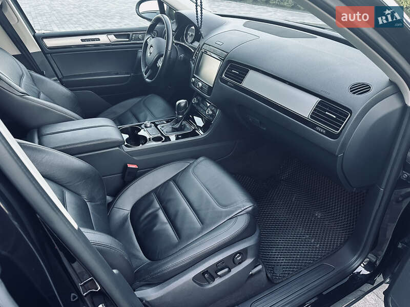 Внедорожник / Кроссовер Volkswagen Touareg 2017 в Мукачево
