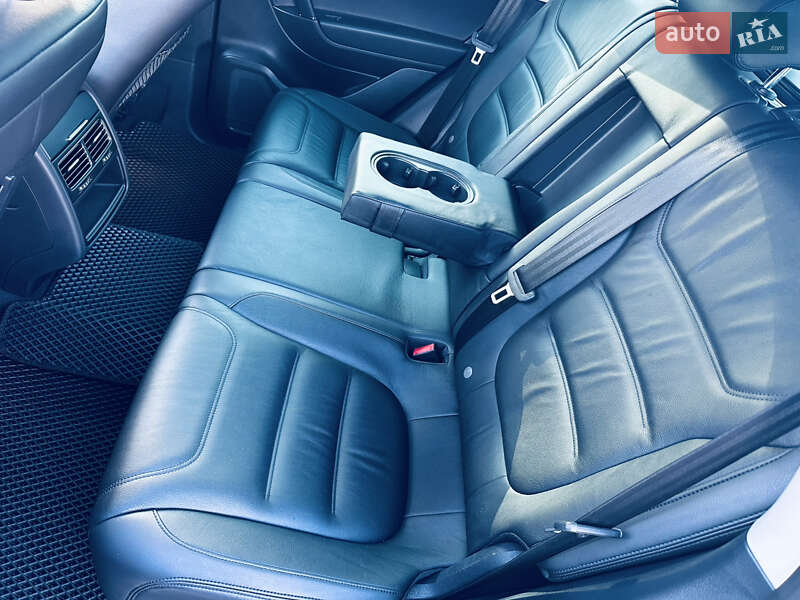 Внедорожник / Кроссовер Volkswagen Touareg 2017 в Мукачево