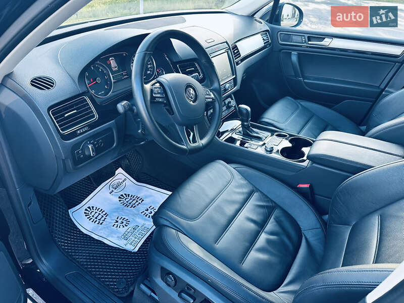 Внедорожник / Кроссовер Volkswagen Touareg 2017 в Мукачево