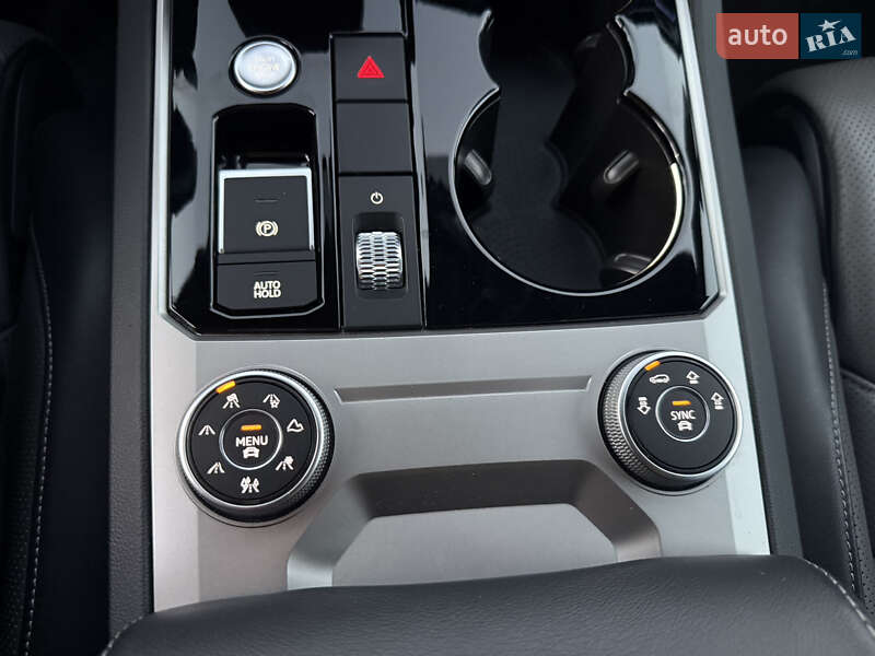 Внедорожник / Кроссовер Volkswagen Touareg 2019 в Ровно