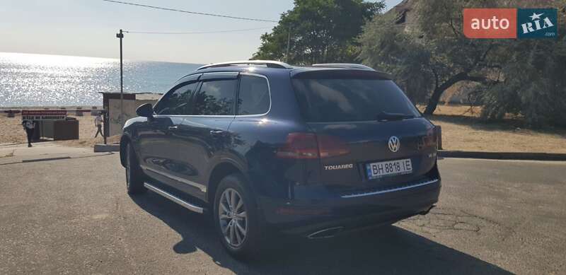 Внедорожник / Кроссовер Volkswagen Touareg 2012 в Черноморске