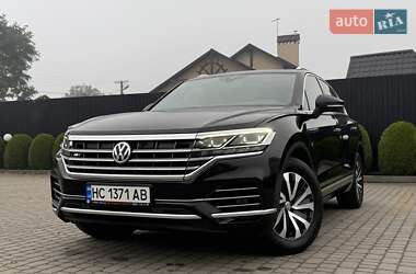 Внедорожник / Кроссовер Volkswagen Touareg 2019 в 