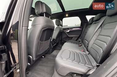 Внедорожник / Кроссовер Volkswagen Touareg 2019 в 