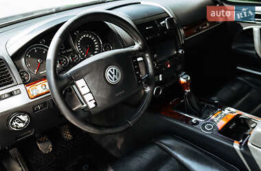 Внедорожник / Кроссовер Volkswagen Touareg 2004 в 