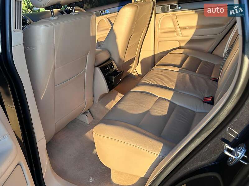 Внедорожник / Кроссовер Volkswagen Touareg 2007 в Черновцах