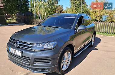Позашляховик / Кросовер Volkswagen Touareg 2012 в Сумах