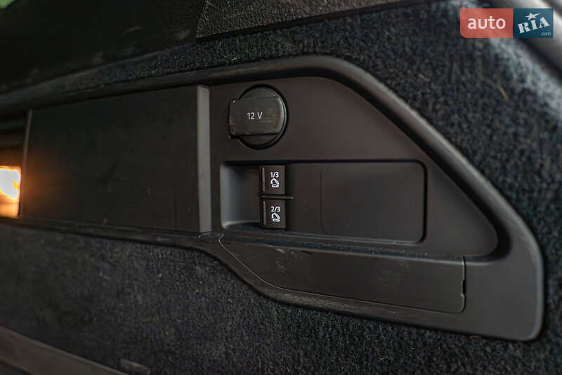 Внедорожник / Кроссовер Volkswagen Touareg 2015 в Киеве