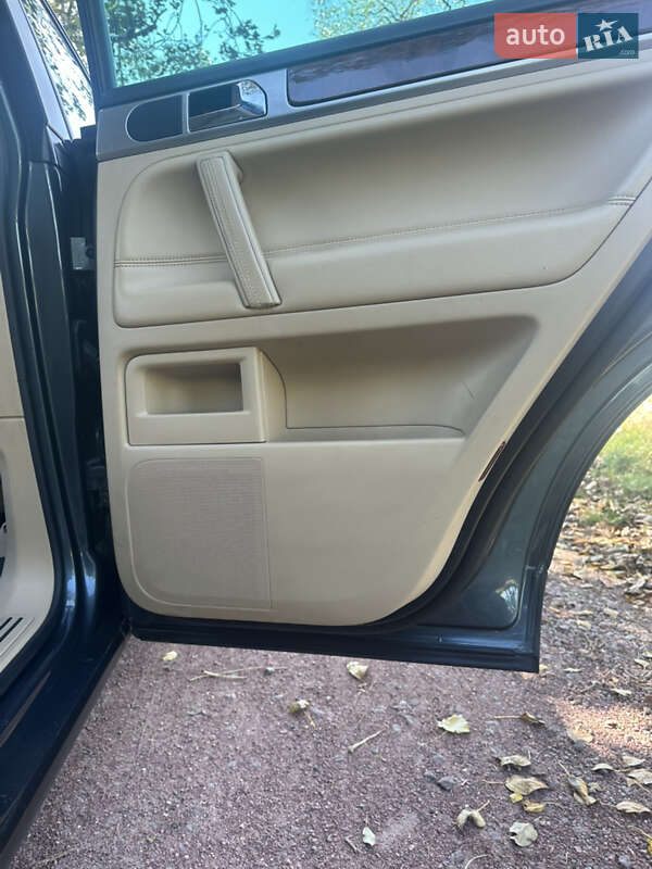 Внедорожник / Кроссовер Volkswagen Touareg 2008 в Овруче