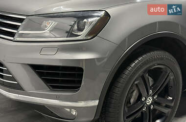 Внедорожник / Кроссовер Volkswagen Touareg 2016 в 