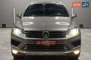 Внедорожник / Кроссовер Volkswagen Touareg 2016 в 