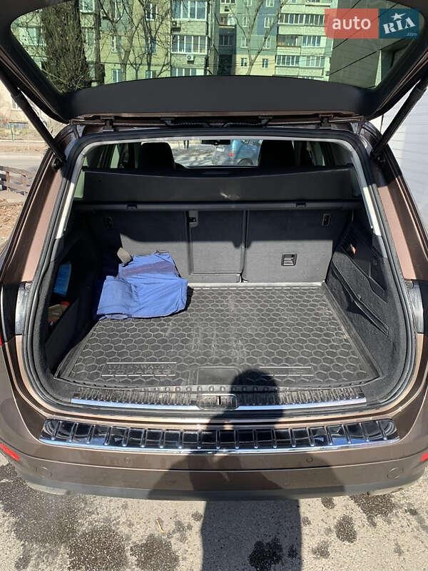 Внедорожник / Кроссовер Volkswagen Touareg 2013 в Киеве фото 11 Внедорожник / Кроссовер Volkswagen Touareg 2013 в Киеве